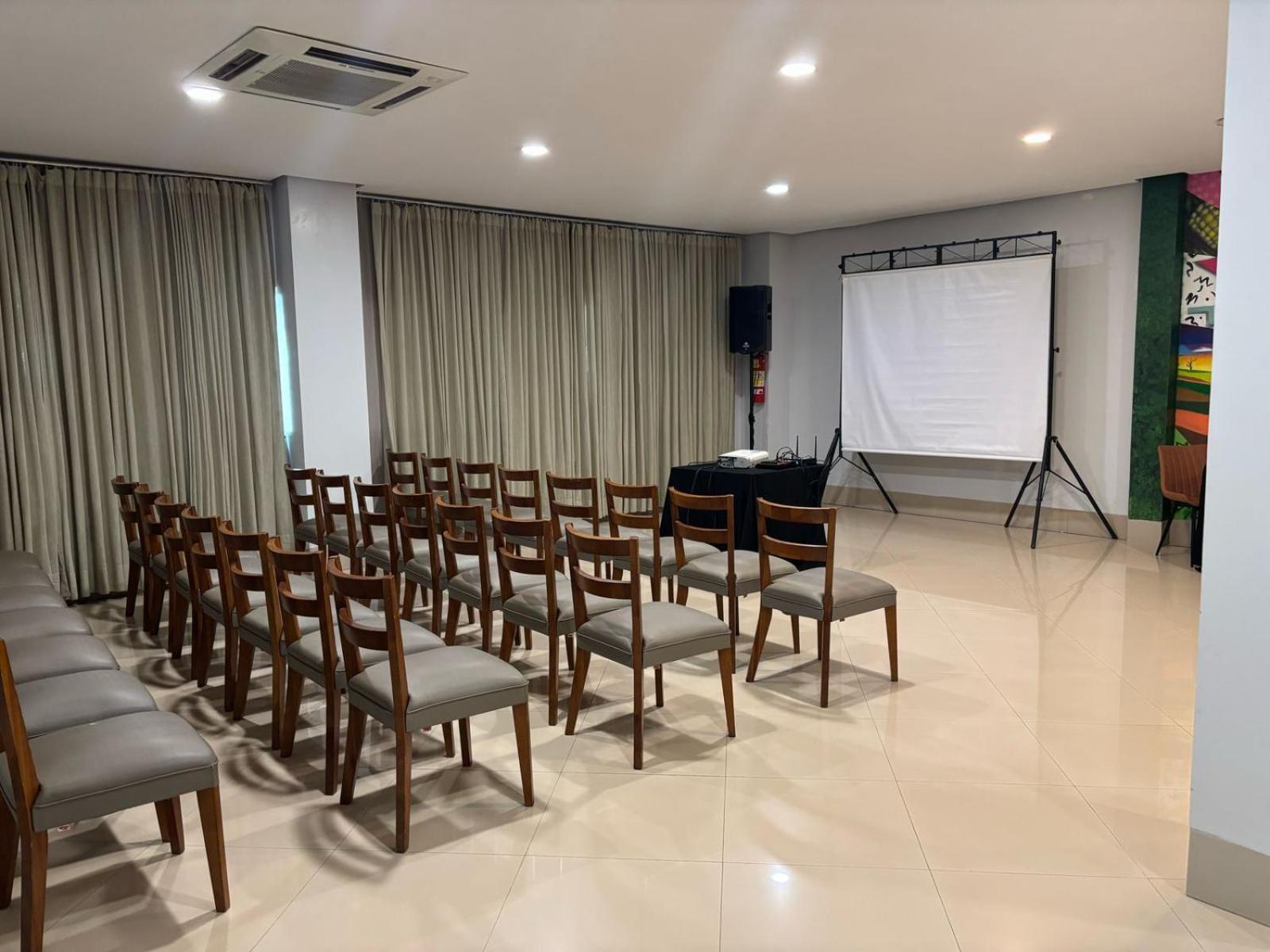 Pumma Business Hotel Canaã dos Carajás エクステリア 写真